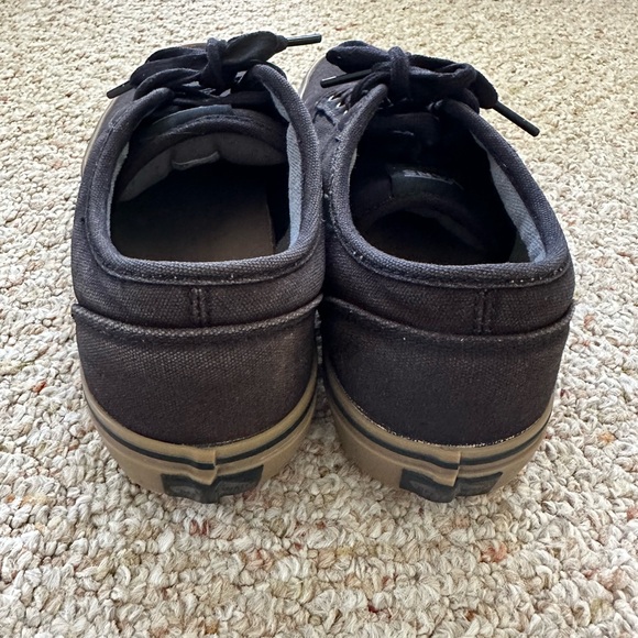 Men’s size 8.5 black Vans shoes - Picture 2 of 7